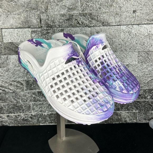 Lusso Cloud Scenario Slide F Jerry - NEW - M10 - Picture 2 of 9